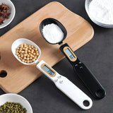 High-precision weighing spoon