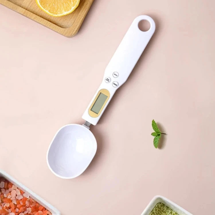 High-precision weighing spoon